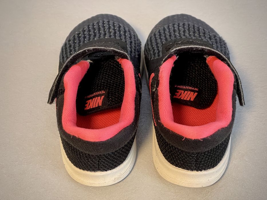 Adidasi NIKE, marime 23 !!