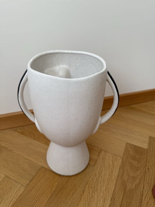 Ваза / кашпа “Лице с дръжки” - керамика, нова