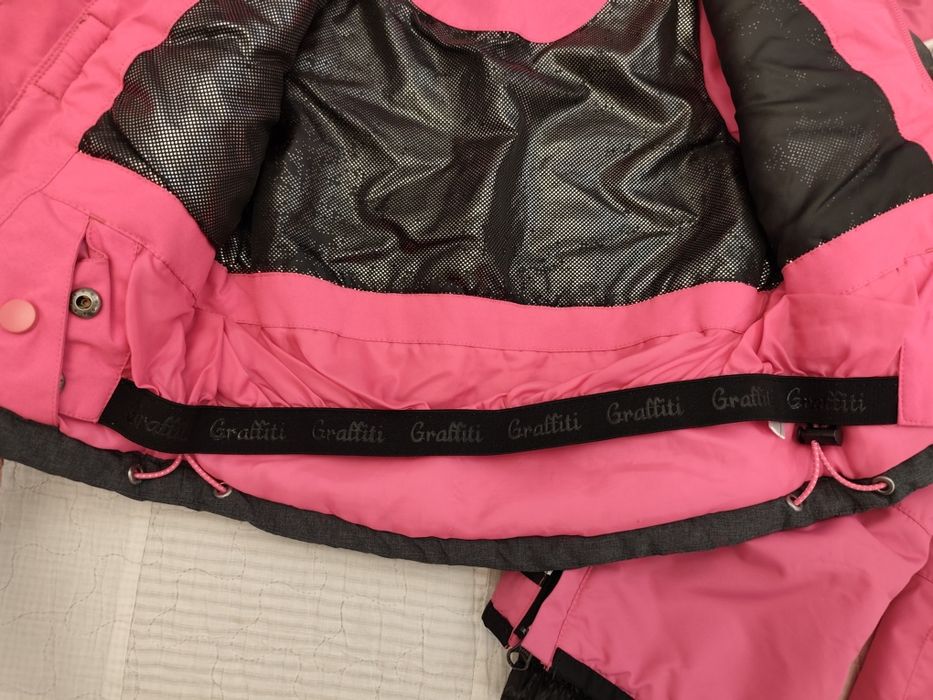 Зимно яке и гащеризон