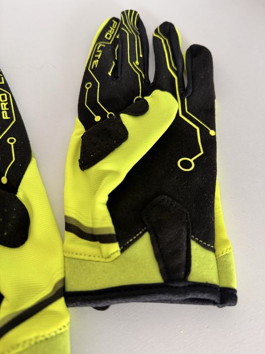 Перчатки спортивные велосипедные