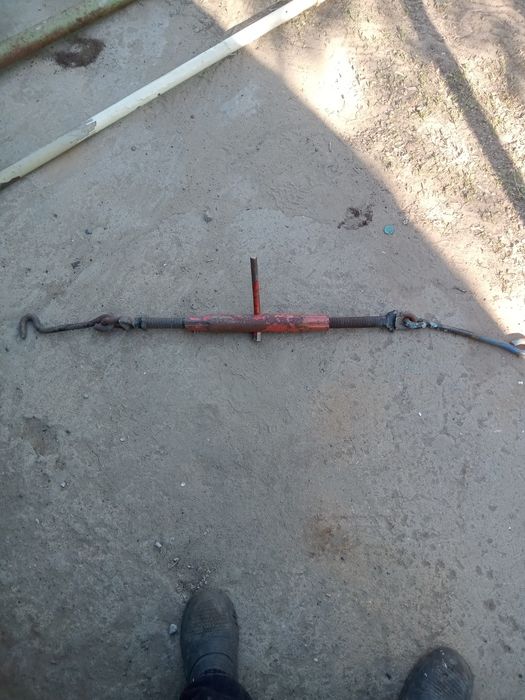 Стягивающее приспособление заводская