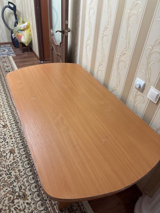 Продам кухонный стол