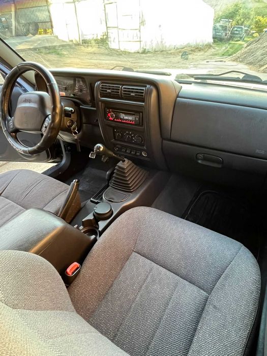 JEEP Cherokee 2000 — imagine 5