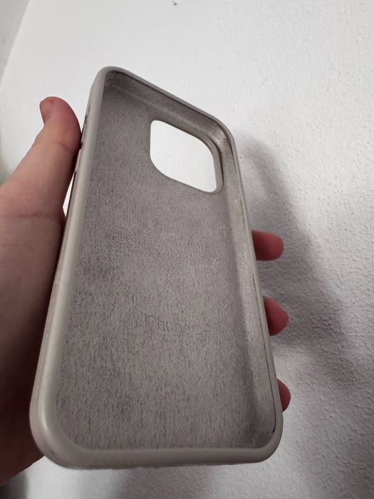 Husa bej logo Apple iphone 15 pro