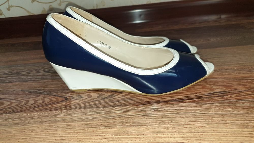 Женские  туфли .