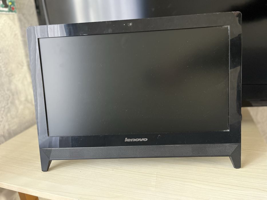 Моноблок Lenovo.