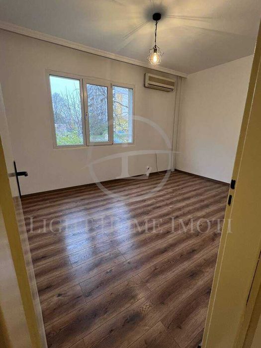 Продава се Тристаен апартамент в Пловдив, Кючук Париж - 87 кв.м за 2009 €/кв.м - Снимка #8