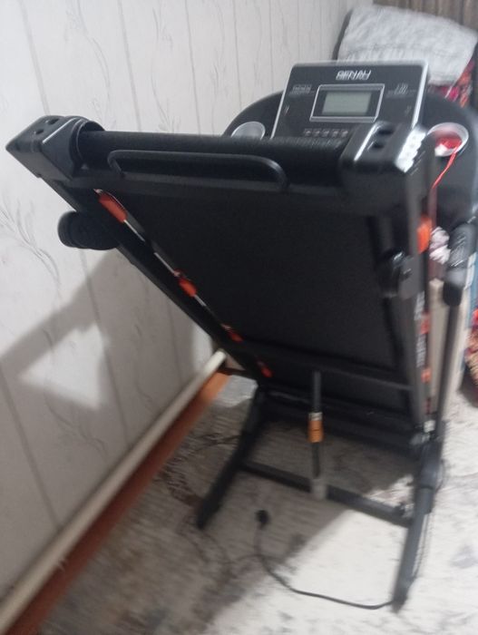 Беговая дорожка GENAU