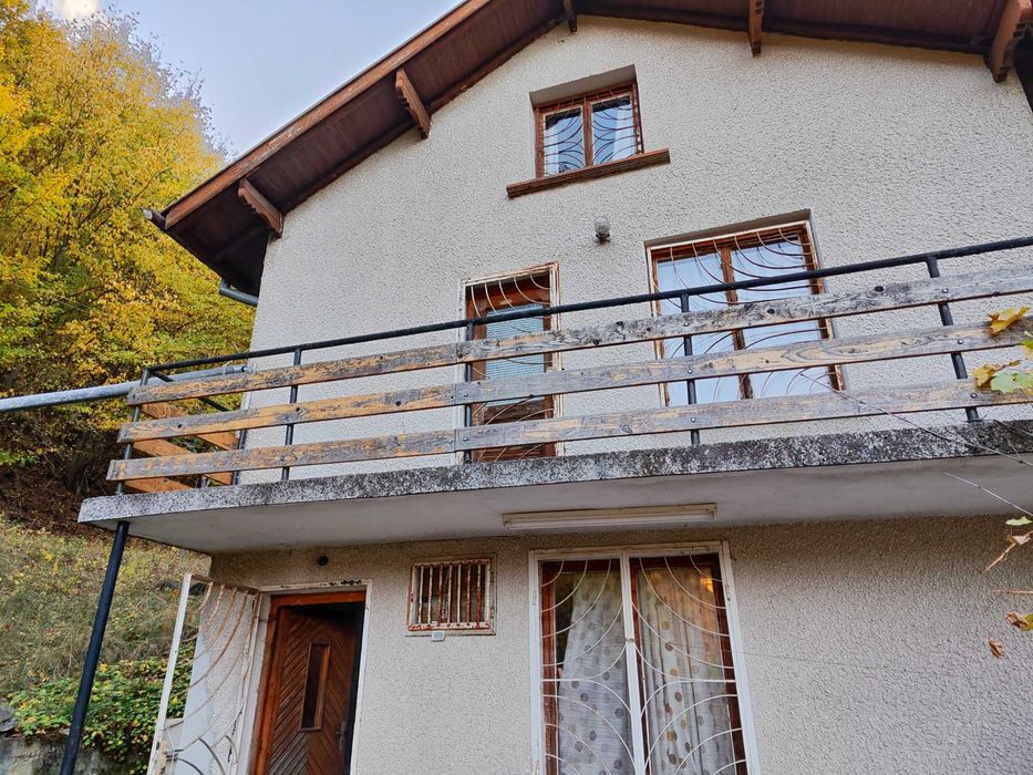 Продава се Къща в с. Церецел, Област София-област - 100 кв.м за 590 €/кв.м - Снимка #1