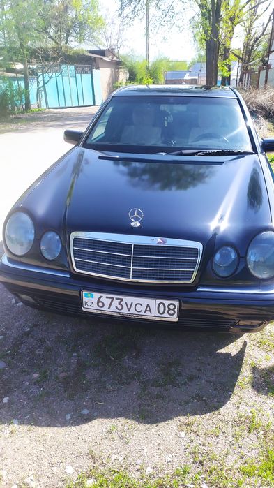 Mercedes Benz w 210