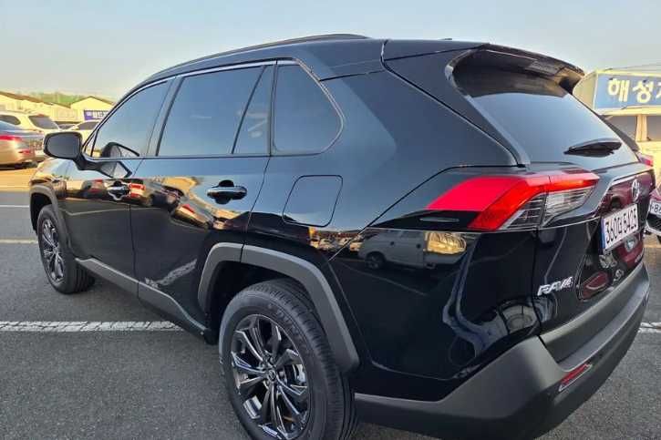 Toyota Rav4 2.5 бензин+гибрид