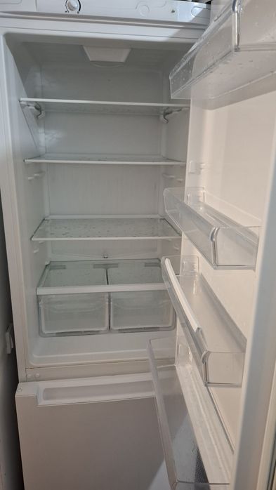 Холодильник indesit