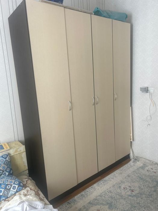 Продается  шкаф в отличном состоянии. Цена 40 000 тенге.