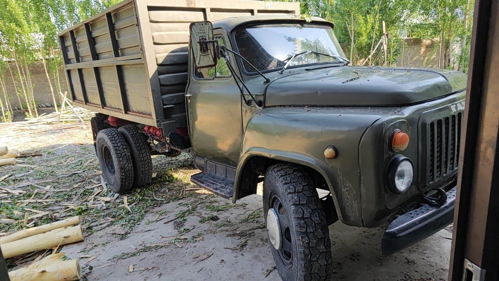 Gaz 53 mashina sotiladi