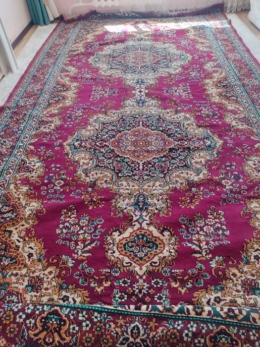 Продам турецкий ковер 5*3 м. Б/у.