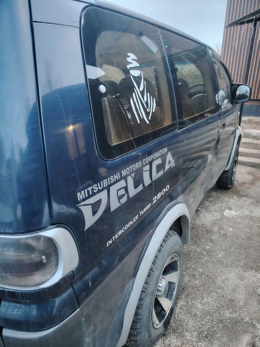 Митсубиси делика