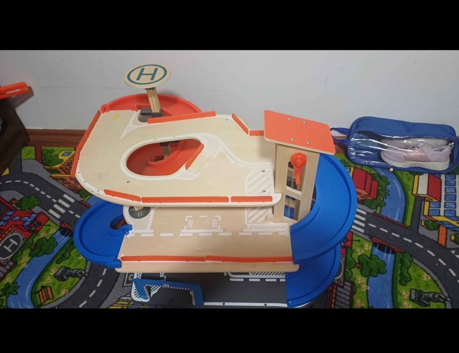 Parcare masinute cu 3 etaje!