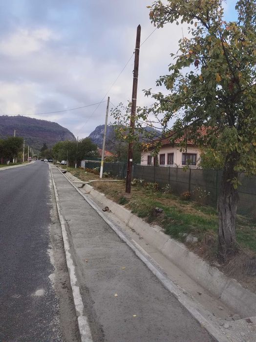 Vind 6800m² teren intravilan Polovragi, Gorj