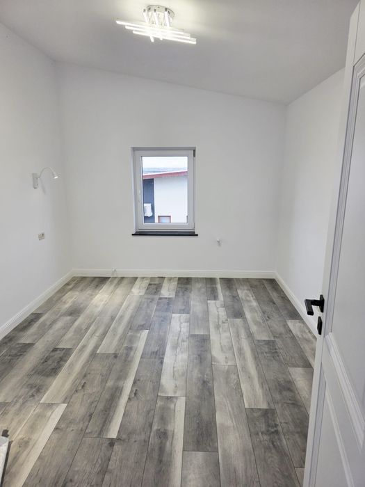 Vind apartament Cu 3 camere