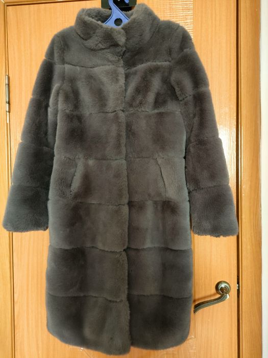Шуба продается женская