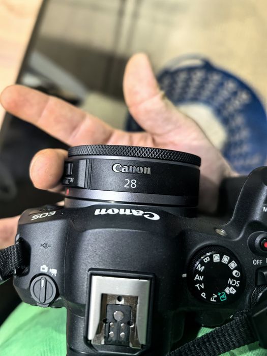 Объектив Canon RF 28 2.8