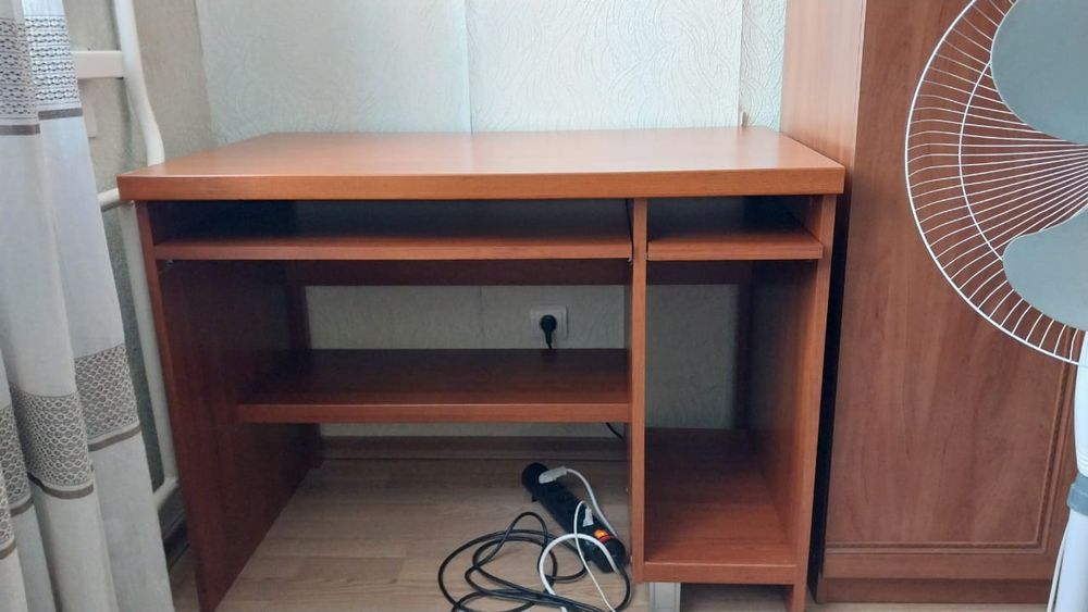 Стол компьютерный