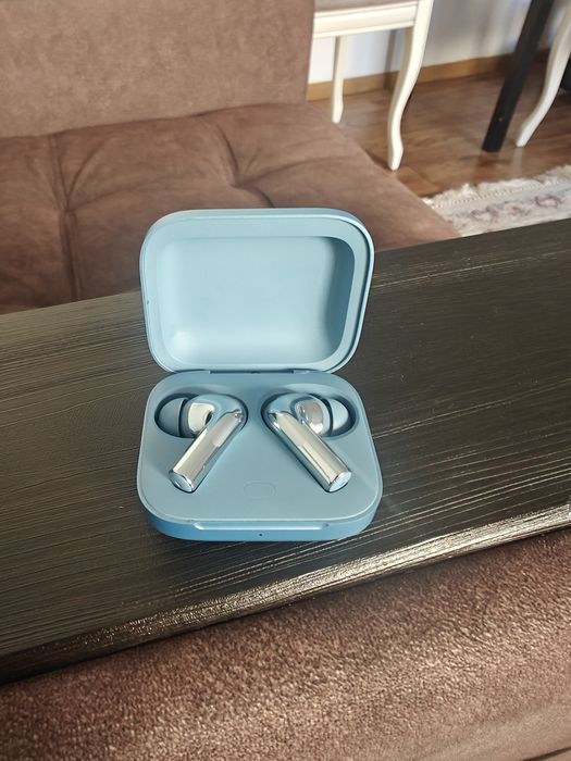 Продается беспроводные наушники