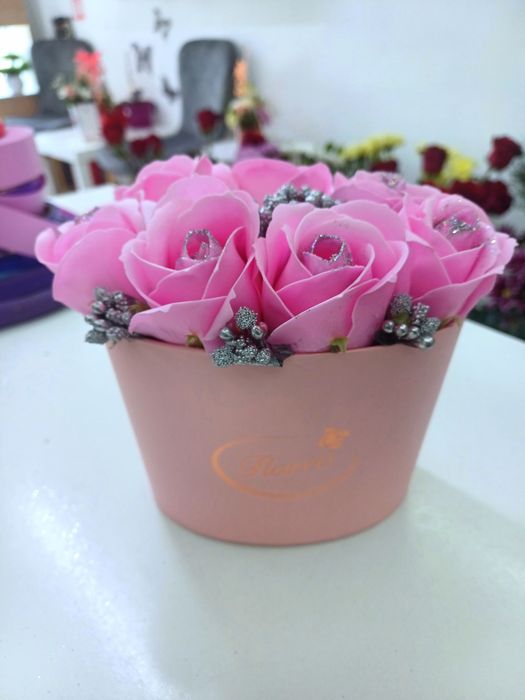 Декорация със сапунени рози