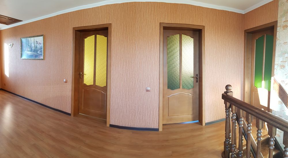 Продаётся коттедж .Центр города.