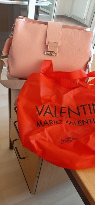 Poseta Valentino roz