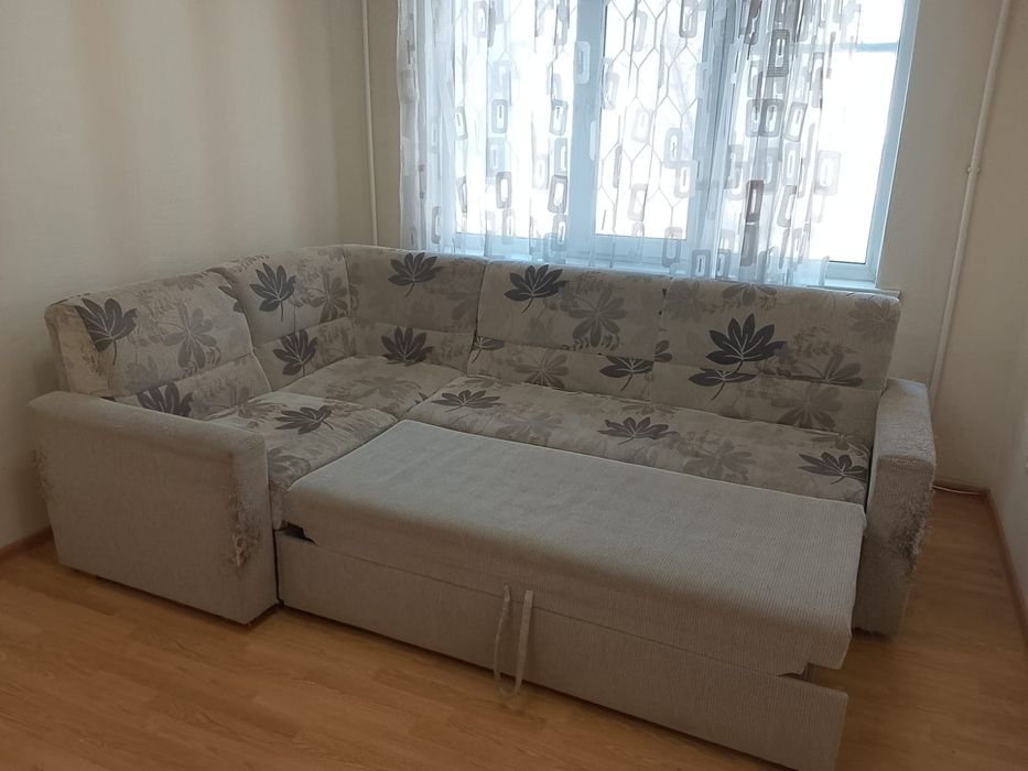 Диван угловой...