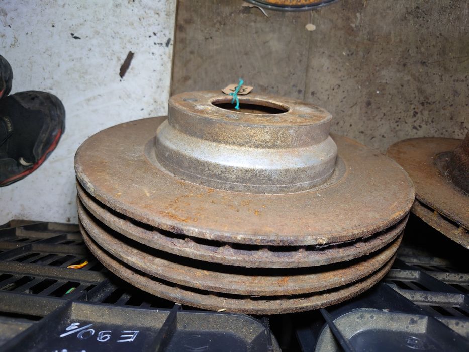 Бмв спирачни дискове предни задни спирачки bmw диск спирачен **