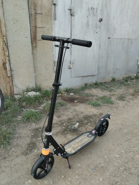 Продам детский самокат.