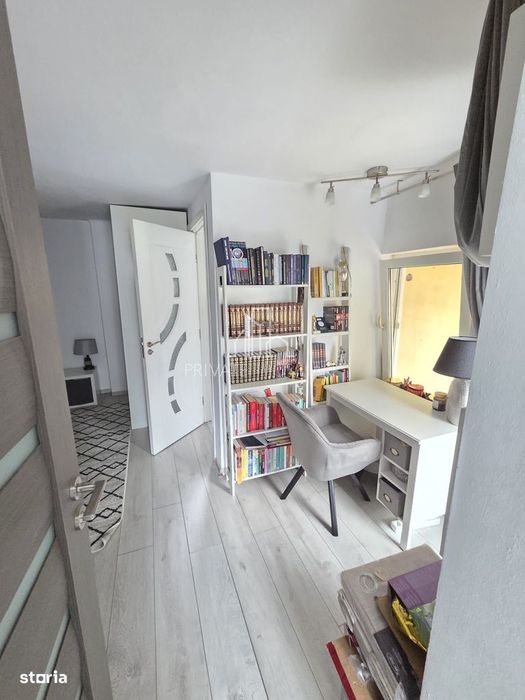 Casa renovata, 3 camere, 2 bai, Zona Centrală