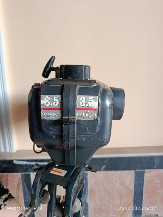 Продается лодочный мотор ханкай 3.5 л.с почти новый