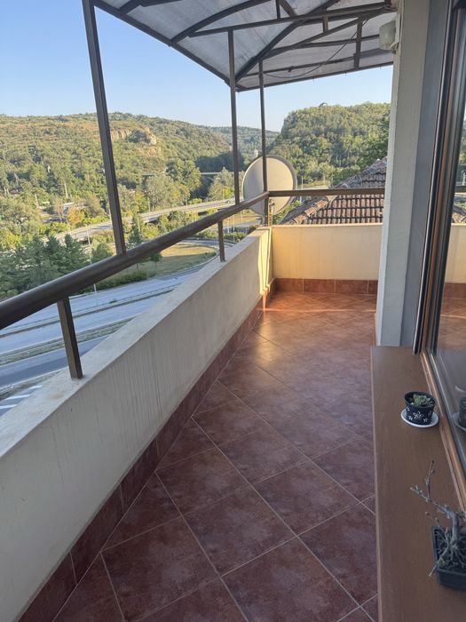 Дава се под наем Тристаен апартамент в Велико Търново, Център - 100 кв.м за 510 € - Снимка #10