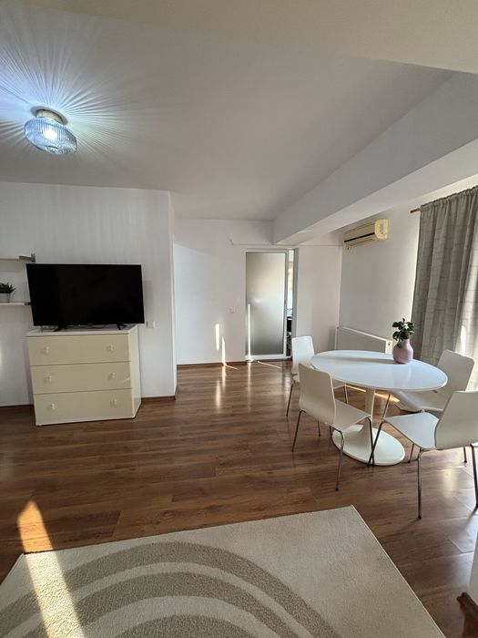 Garsoniera ultramoderna,situata central, in complex cu acces controlat si loc de parcare inclus