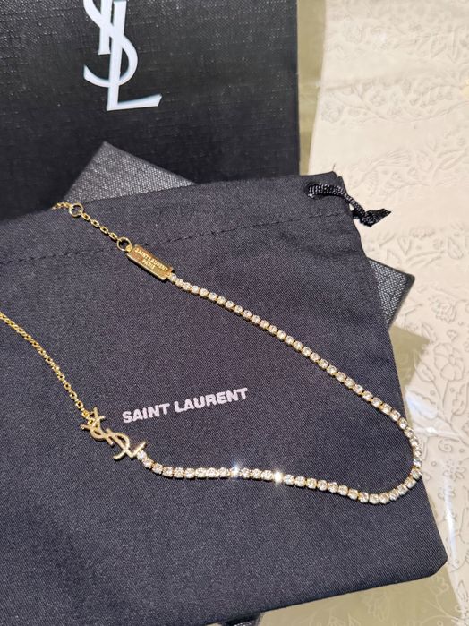 Lantisor Yves Saint Laurent