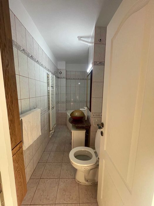 Inchiriez apartament cu 2 camere, zona centrala