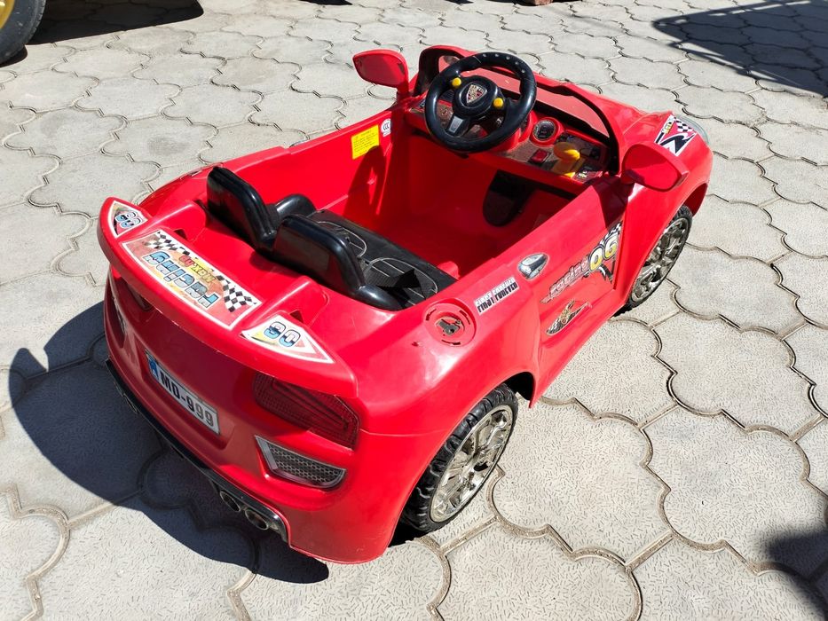 Продаётся детская музыкальная машина