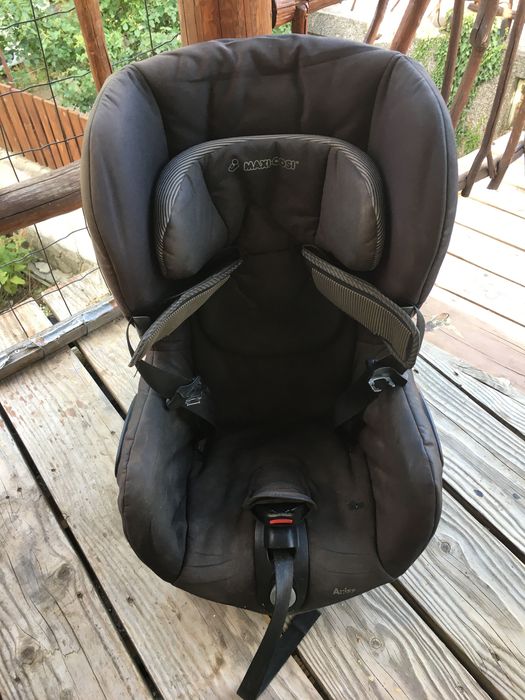 столче за кола Maxi Cosi, модел Axiss