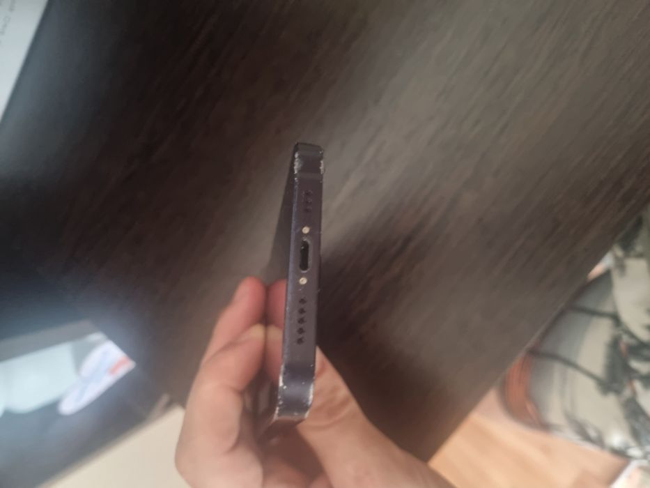 Продам iphon 12.