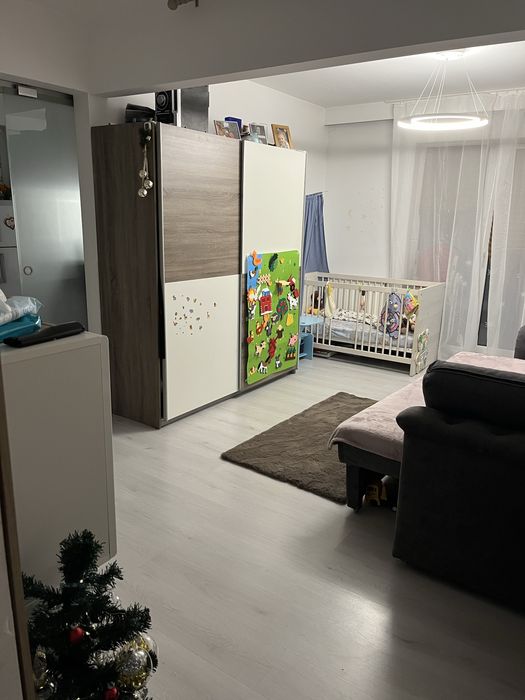 Vand apartament cu o camera,bucatarie,baie ,terasa si balcon