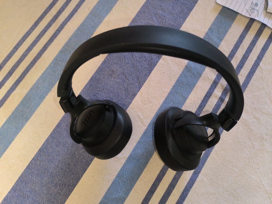 Блутут слушалки JBL tune 720BT