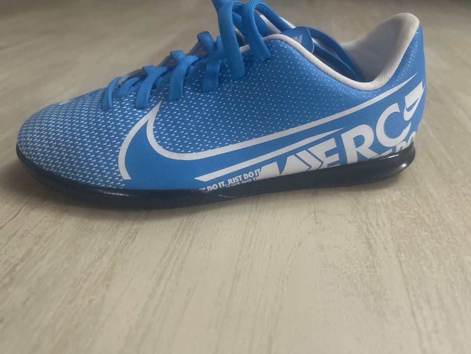 Papuci nike de fotbal