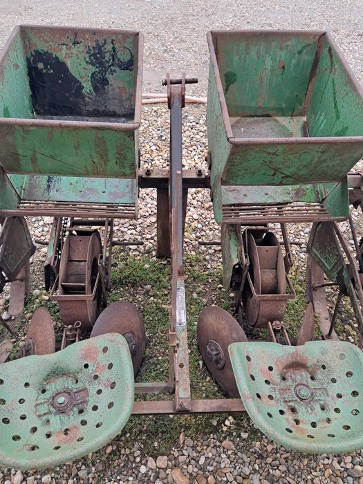 Mașină de pus cartofi