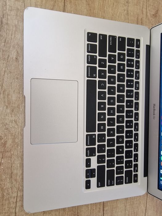 Macbook air 2017 I7, 8GB RAM, Time capsule 2 TB, Magic Mouse