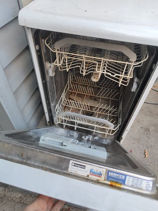 Продам посудомоечную машину