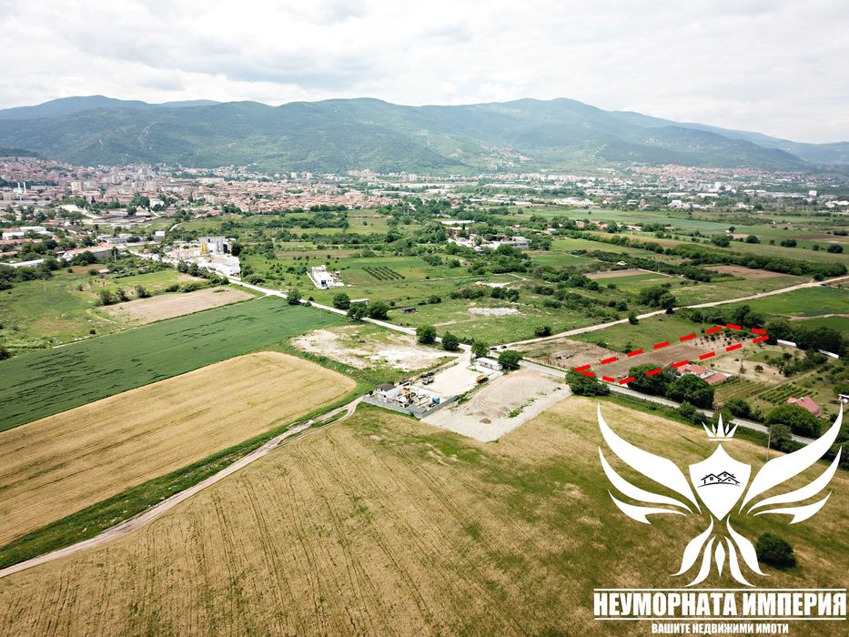 Под наем земя, парцел, паркинг 3037кв.м. в Асеновград, първа линия