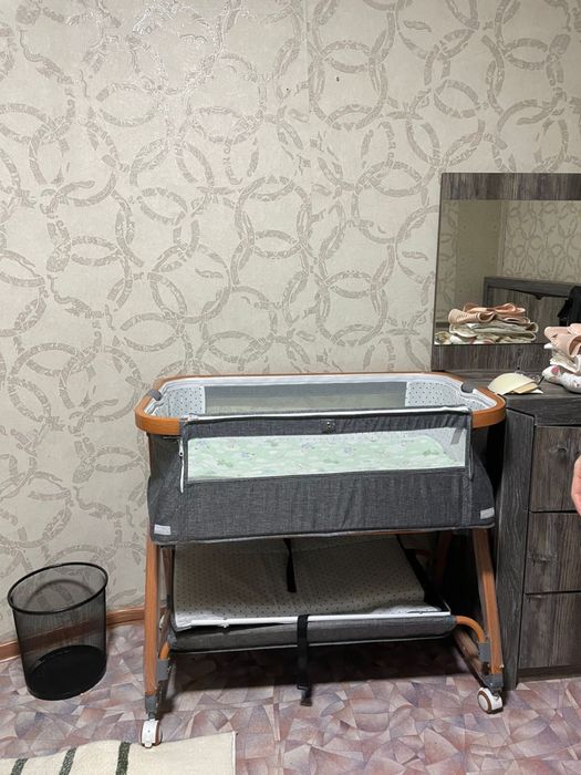 Продам манеж,приставной к кровати